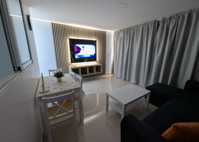 Апартаменти Apartamentos Anau K & L- Playa Del Ingles - Yumbo *